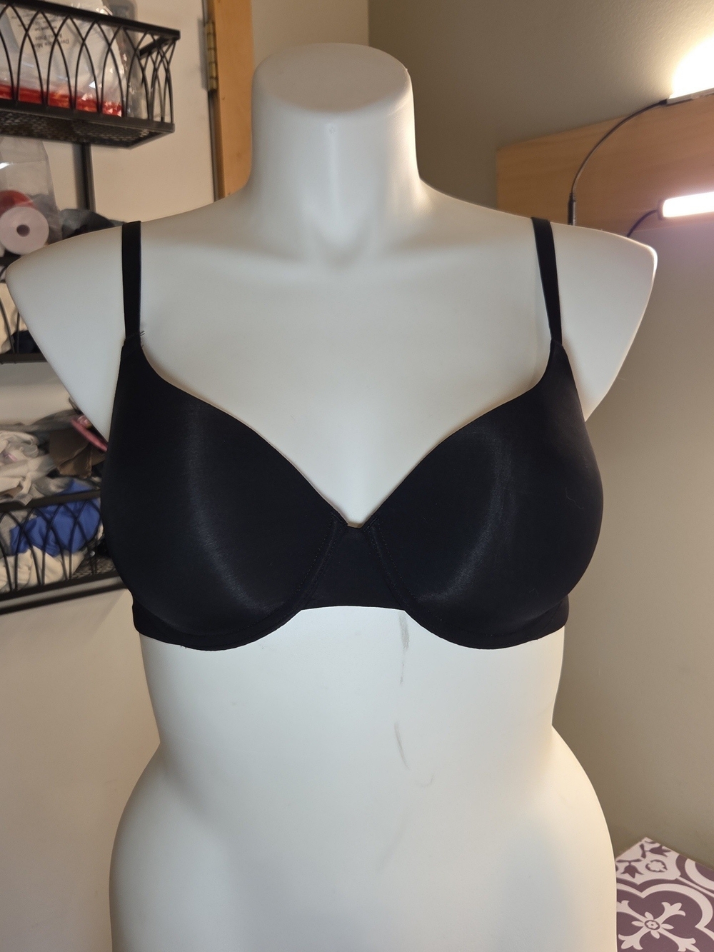 Amazon Essentials Black Smooth Underwire T-Shirt Bra